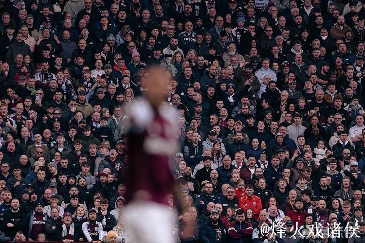 维拉主场唱欧冠chant嘲讽枪手?球迷解释:我们 维拉主场唱欧冠chant嘲讽枪手?球迷解释:我们