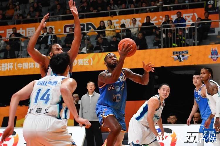 CBA俱乐部杯:青岛崂山啤酒大胜北京北汽 CBA俱乐部杯:青岛崂山啤酒大胜北京北汽